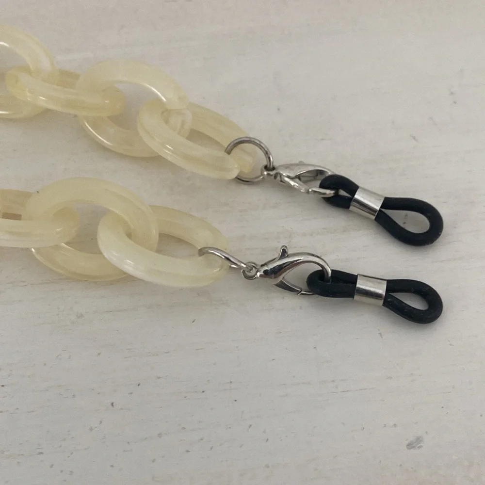 Classic Eyeglass Link Chain Necklace With Lobster Claw Clasp